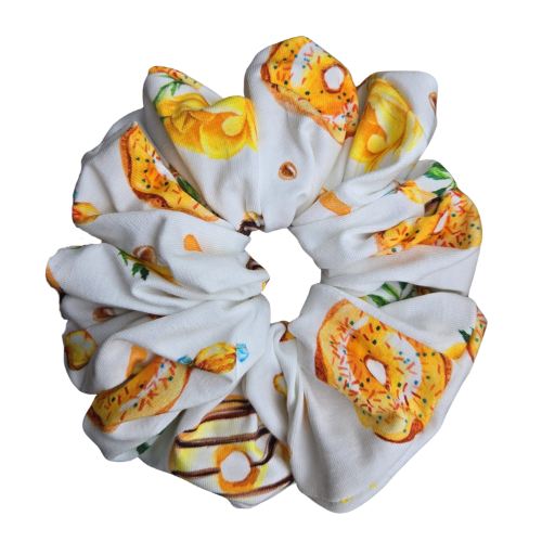 Handgemaakte katoenen scrunchie met snoep- en bloemenprint - versierd met gele bloemen, snoepjes en donuts, stevige grip voor het haar