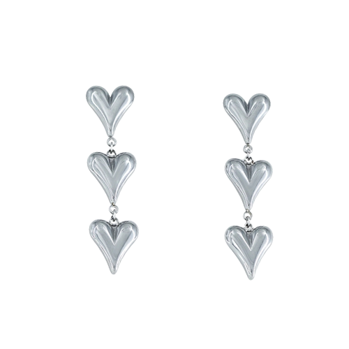 Zilverkleurige stainless steel oorbellen met oorknopjes en drie hangende hartjes bedeltjes – romantische en speelse damesoorbellen