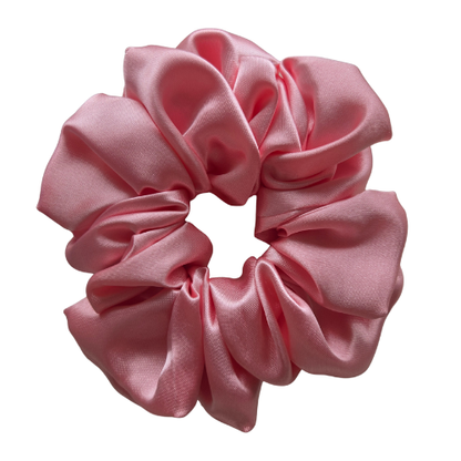 Klassieke satijnen scrunchie in roze, luxe handgemaakte haaraccessoires met zijdezachte glans voor dagelijks gebruik en slapen