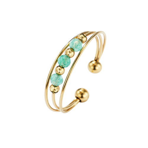 Goudkleurige verstelbare stainless steel ring met groene kralen - speelse damesring