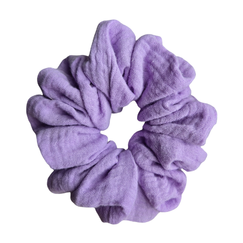 Lila paarse scrunchie gemaakt van dubbelgeweven mousseline