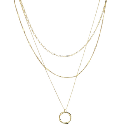 Goudkleurige, drielaagse ketting met een mooie cirkelvormige hanger - stijlvolle, minimalistische damesketting