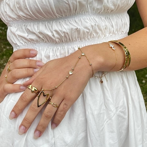 Strassy Love Handchain